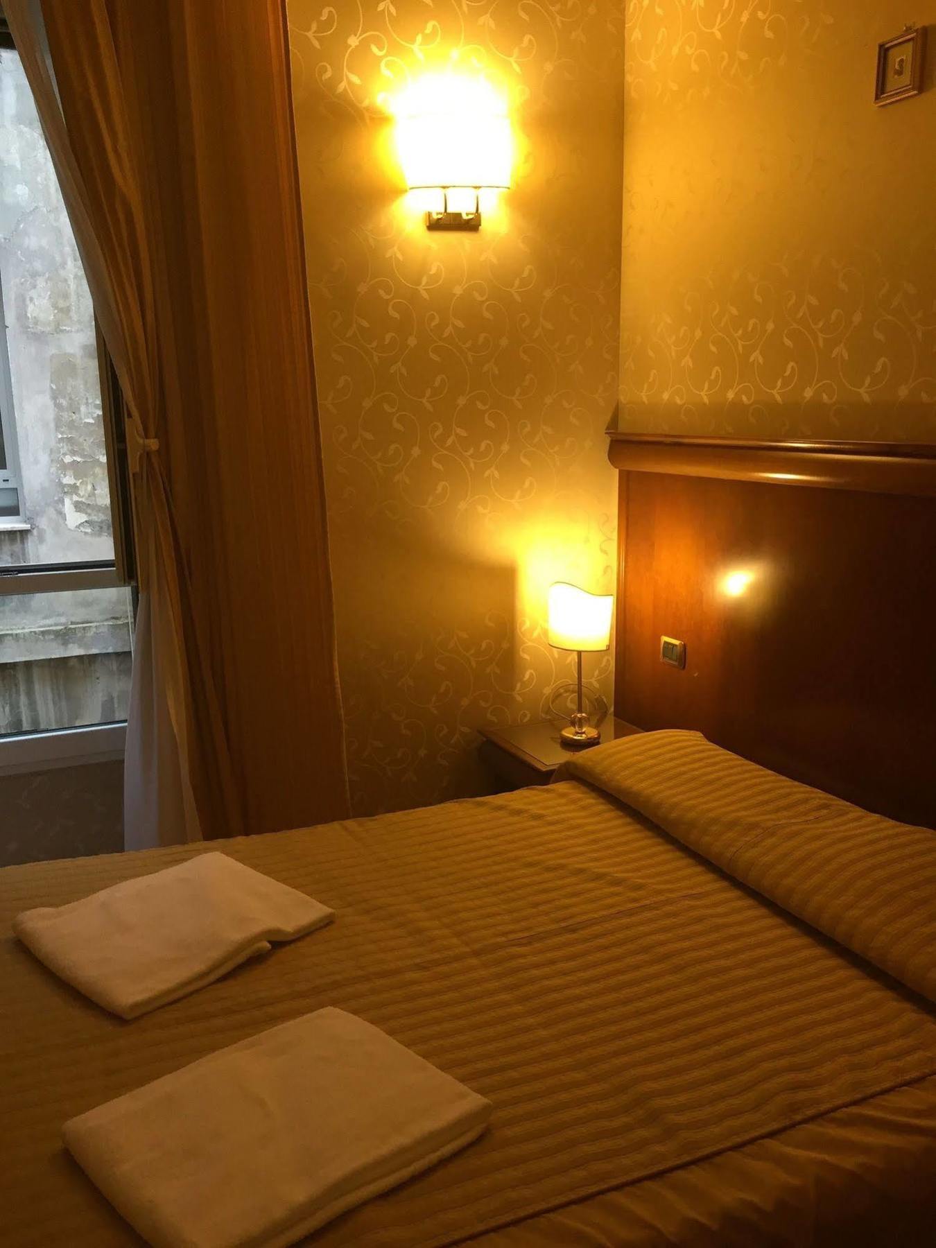 Hotel Divine Roma Esterno foto