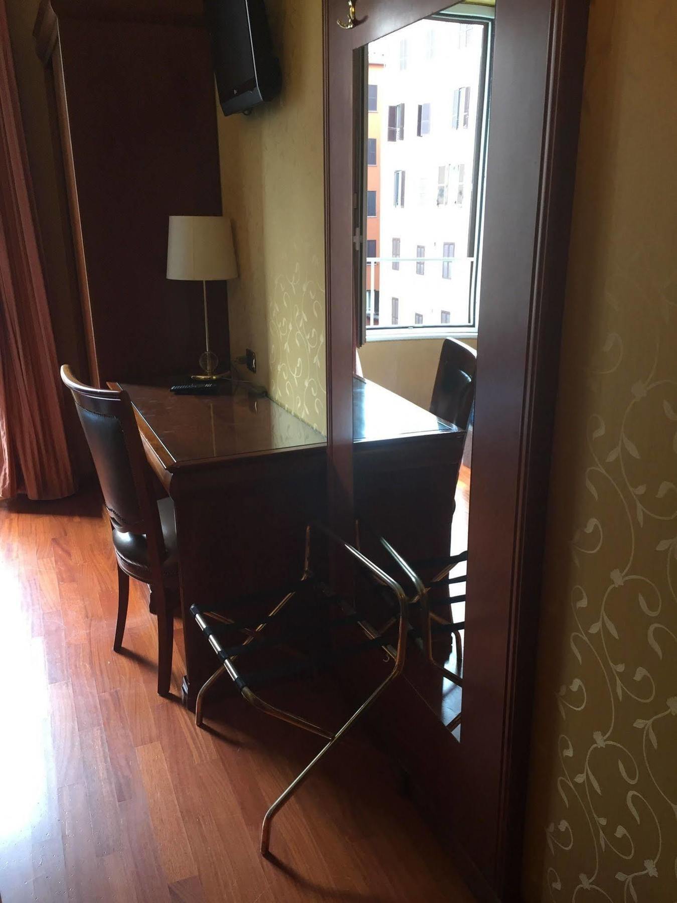 Hotel Divine Roma Esterno foto