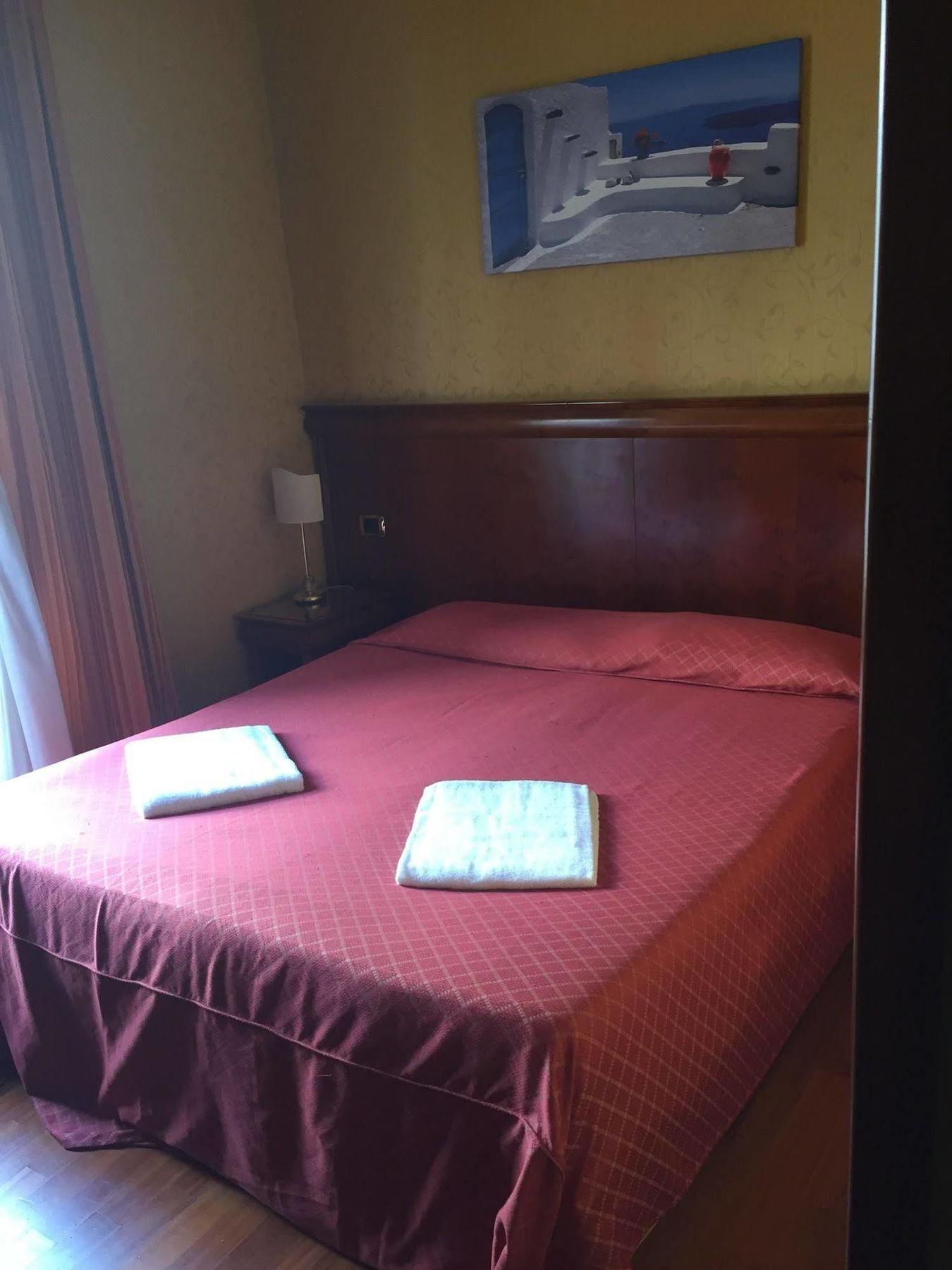 Hotel Divine Roma Esterno foto