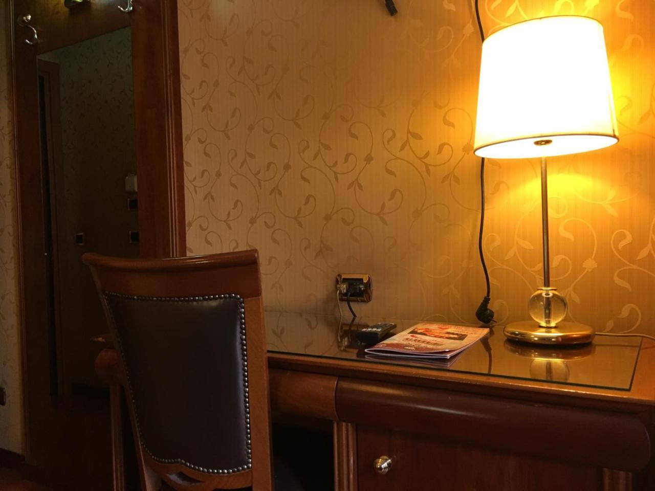 Hotel Divine Roma Esterno foto